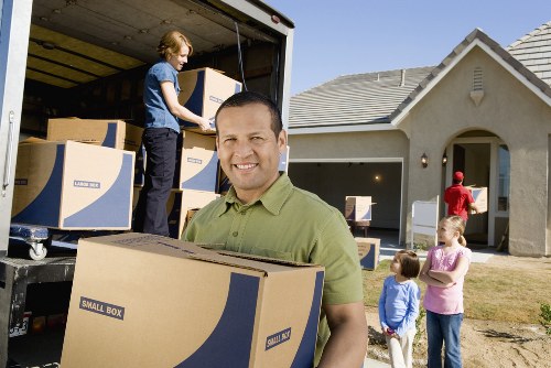 People using secure storage in Northkensington for home moving